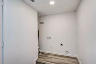 322 NE 29th St, Grand Prairie, TX 75050 - Photo 19