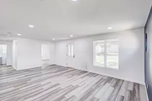 322 NE 29th St, Grand Prairie, TX 75050 - Photo 15