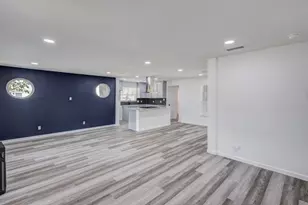 322 NE 29th St, Grand Prairie, TX 75050 - Photo 5