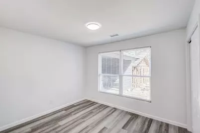 322 NE 29th Street, Grand Prairie, TX 75050 - Photo 7