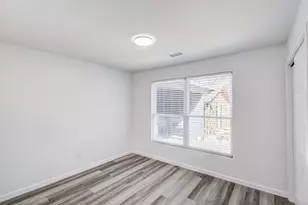 322 NE 29th St, Grand Prairie, TX 75050 - Photo 7