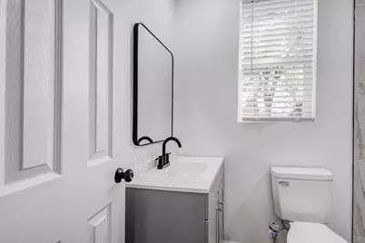 322 NE 29th Street, Grand Prairie, TX 75050 - Photo 11