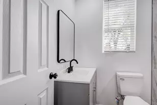 322 NE 29th St, Grand Prairie, TX 75050 - Photo 11