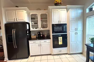 906 Van Winkle Cir, Athens, TX 75751 - Photo 9