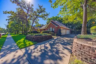 8932 Thornberry Dr, North Richland Hills, TX 76182 - Photo 35