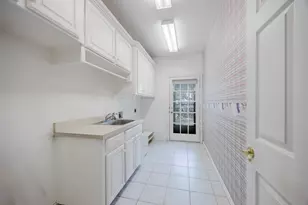 8932 Thornberry Dr, North Richland Hills, TX 76182 - Photo 17