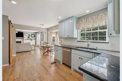 5000 Thorncliffe Drive, Arlington, TX 76016 - Photo 11