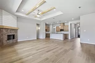 697 Fossil Wood Dr, Saginaw, TX 76179 - Photo 5