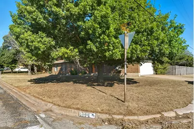 1400 Royal Lane, Cisco, TX 76437 - Photo 3