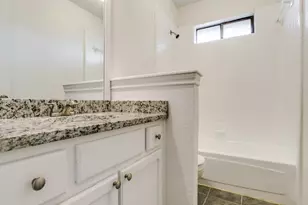 2411 Bayberry Ln, Euless, TX 76039 - Photo 19