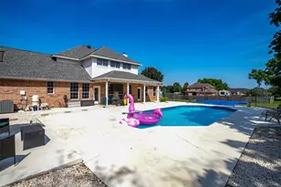 2212 Summit Dr, Burleson, TX 76028 - Photo 33