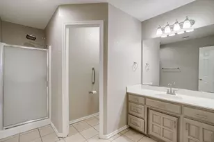 2212 Summit Dr, Burleson, TX 76028 - Photo 19