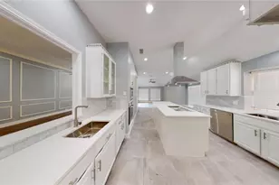 8343 Crystalwood Dr, Dallas, TX 75249 - Photo 5