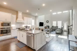 2733 Stadium View Dr, Fort Worth, TX 76118 - Photo 9