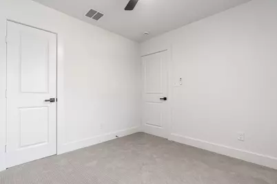 204 Robbins Street, Cleburne, TX 76031 - Photo 21