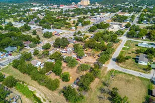 905 6th Ave SE, Mineral Wells, TX 76067 - Photo 9