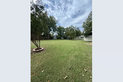 306 N College Street, Howe, TX 75459 - Photo 13
