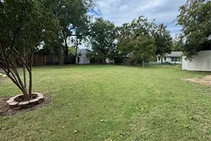 306 N College St, Howe, TX 75459 - Photo 13