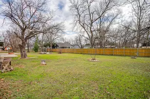 406 Bellevue Dr, Cleburne, TX 76033 - Photo 33