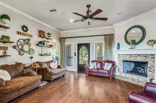 221 Hart Ct, Runaway Bay, TX 76426 - Photo 5