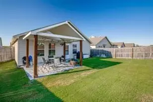 340 Falling Star Dr, Fort Worth, TX 76052 - Photo 3