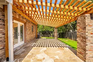 2244 Hurstview Dr, Hurst, TX 76054 - Photo 33