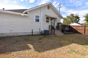 512 N Roberts St, West, TX 76691 - Photo 23