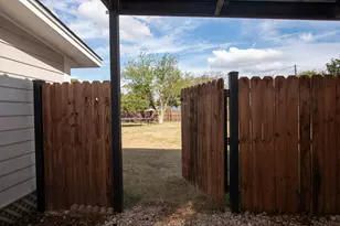 512 N Roberts St, West, TX 76691 - Photo 31