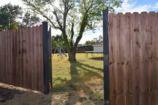 512 N Roberts St, West, TX 76691 - Photo 29