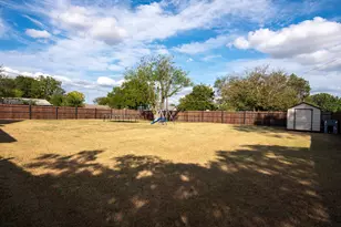 512 N Roberts St, West, TX 76691 - Photo 27