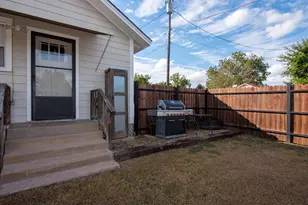 512 N Roberts St, West, TX 76691 - Photo 21