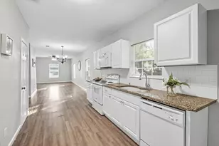 717 E Davis Ave, Fort Worth, TX 76104 - Photo 9