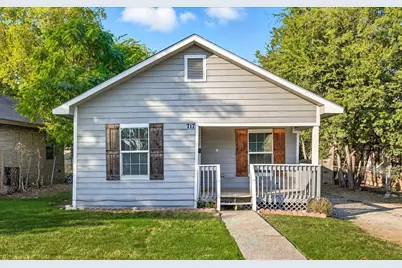 717 E Davis Avenue, Fort Worth, TX 76104 - Photo 1