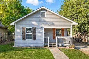717 E Davis Ave, Fort Worth, TX 76104 - Photo 1