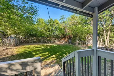 717 E Davis Avenue, Fort Worth, TX 76104 - Photo 13