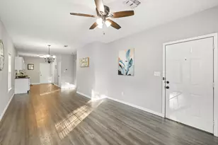 717 E Davis Ave, Fort Worth, TX 76104 - Photo 3