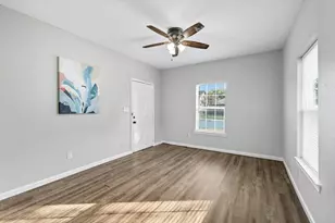 717 E Davis Ave, Fort Worth, TX 76104 - Photo 5