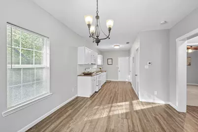 717 E Davis Avenue, Fort Worth, TX 76104 - Photo 7