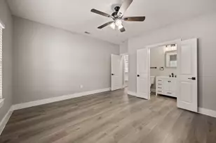 3329 Hemphill St, Fort Worth, TX 76110 - Photo 9