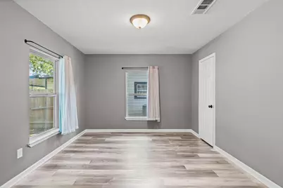 308 Poindexter Avenue, Cleburne, TX 76033 - Photo 11