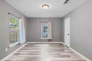 308 Poindexter Ave, Cleburne, TX 76033 - Photo 11