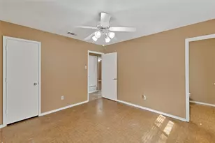 646 Gallant Fox Dr, Dallas, TX 75211 - Photo 13