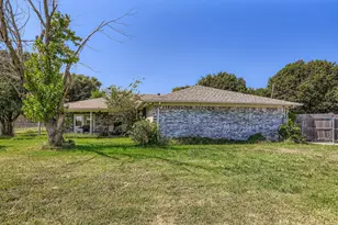 1605 Ann and Dossy Ct, Crowley, TX 76036 - Photo 27