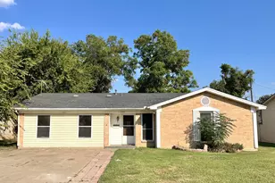 1900 Robinson St, Irving, TX 75060 - Photo 1