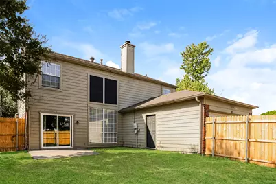 2716 Hemingway Drive, Grand Prairie, TX 75052 - Photo 15