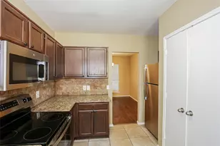 2716 Hemingway Dr, Grand Prairie, TX 75052 - Photo 7