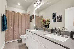 645 Hutchinson Dr, Lewisville, TX 75077 - Photo 17