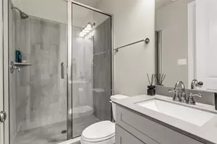 645 Hutchinson Dr, Lewisville, TX 75077 - Photo 11