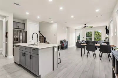 645 Hutchinson Drive, Lewisville, TX 75077 - Photo 3