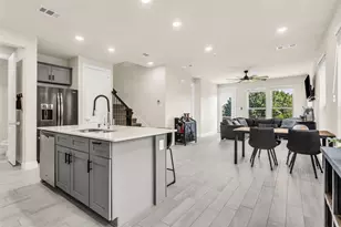 645 Hutchinson Dr, Lewisville, TX 75077 - Photo 3